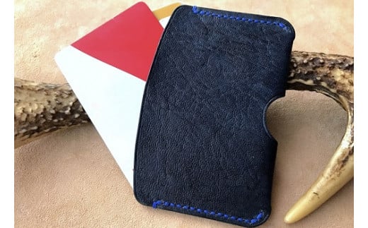 鹿革のカードケース -紺-(シンプル小さめ)革小物 革製品 レザー ハンドメイド レザークラフト ネイビー お洒落 おしゃれ 小物 定期入れ 免許証 ケース ギフト 植物タンニン 鞣し【R00588】