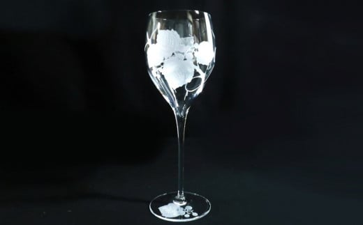 山葡萄のワイングラス(1個入)【ワイングラス クリスタル 山ぶどう ギフト 装飾品 桐箱入り】 K024063佐賀県基山町54000雑貨・日用品食器・グラス
