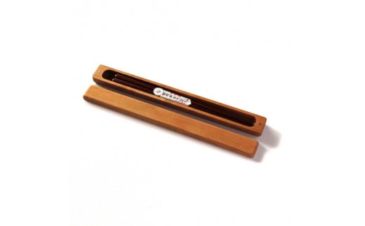 桜のお箸入れ・お箸セット TR108 お箸 箸 はし 箸入れ 箸箱 セット 国産 桜 さくら サクラ 手軽 加工 磁石 土佐龍 日用品 調理 料理 食事 高知県 須崎市 TR108高知県須崎市15000雑貨・日用品食器