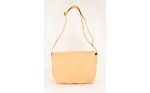 【minca】栃木レザーのショルダーバッグ01M 斜め掛け A4サイズ ソフトな手触り/Shoulder bag 01/M/タン(生成) 538【かばん ファッション 人気 おすすめ 】栃木県栃木市155000衣類・装飾品・工芸品鞄