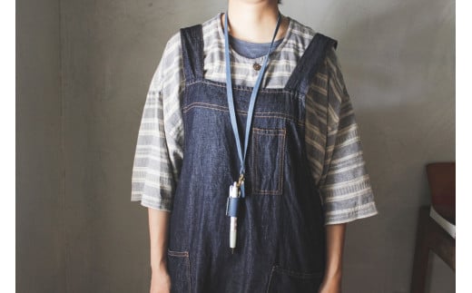 【minca】栃木レザーのネックストラップ付ペンホルダー 持ち歩きに便利 ペンホルダー+ストラップ/M/ブルー 721【玩具 雑貨 日用品 人気 おすすめ 】栃木県栃木市19000雑貨・日用品文房具