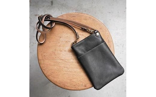 栃木レザー使用|ソフトな手触り 本革 スマホショルダー|Smartphone shoulder|ブラック|minca(全6色)栃木県栃木市60000衣類・装飾品・工芸品鞄・バッグ