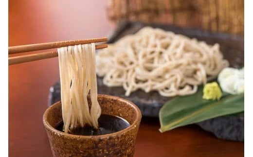 【年越し限定:12月29日発送】石臼挽き 手打ち蕎麦 (そばつゆ&薬味付き) 8食分 岩手県 北上市 H0043岩手県北上市50000麺そば