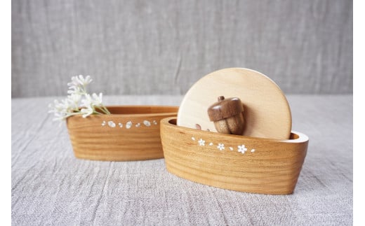 【貝象嵌】 山桜 木製 スタンド(どんぐり) 小物入れ 木工品 ハンドメイド 贈り物 ギフト プレゼント 岩手県 北上市 夢工房  C0602 かわいい 工芸品 雑貨 インテリア 収納岩手県北上市11000雑貨