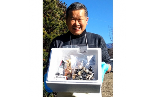 地元 ブランド 青山さんのやわらか 牛黒ミノ (約300g) & 豚白モツ (約300g) & 松岡屋 麹味噌 ・ 醤油 | 牛黒ミノ 豚白モツ 味噌 醤油 だし醤油 ミノ モツ やわらかい 長野県 信州 南信州 飯田 U03長
