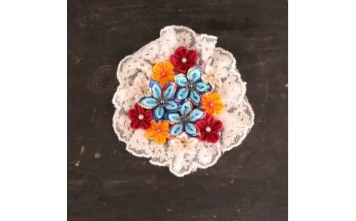 つまみ細工の髪飾り(ピン)直径11×高さ1cm W-ww-044A岡山県西粟倉村9000衣類・装飾品・工芸品アクセサリー