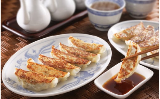 芦屋 伊東屋謹製 神戸牛餃子 4折セット 72個 / ぎょうざ 餃子 中華 中華料理 冷凍 冷凍餃子 簡単調理 ギョウザ こだわり 肉汁 ジューシー 国産 野菜 肉 一口サイズ おつまみ 鹿児島黒豚 取