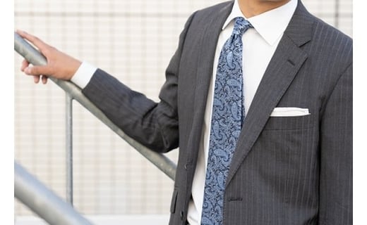 【受注生産】匠の技術で織り上げるシルク100%のペイズリー更紗ネクタイ(サックスブルー)東京都八王子市15000衣類・装飾品・工芸品その他 装飾品・工芸品