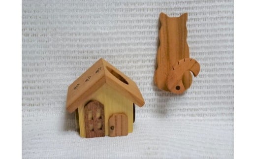 窓犬ハウスのハンコ立てと犬のマグネットフック 無着勅 木製 手作り 印鑑 はんこ 判子 ペン立て 犬 マグネット フック かわいい 可愛い おしゃれ オシャレ お洒落 インテリア山梨県富士川