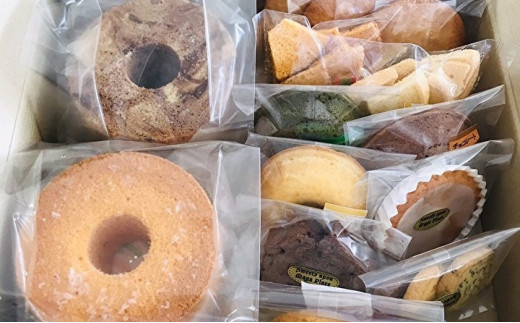 人気の お菓子 詰め合わせ セット シフォンケーキ ラスク まるぼうろ ドーナッツ クッキーアソート トマトクッキー マドレーヌ パウンドケーキ _b-158佐賀県多久市12000菓子・スイーツその他