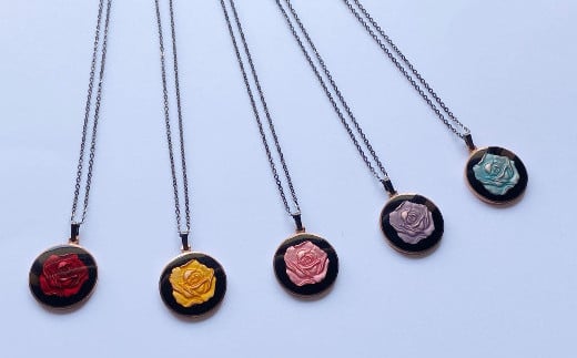 七宝焼アクセサリー(バラのペンダント)【黄】愛知県津島市18000衣類・装飾品・工芸品その他 装飾品・工芸品