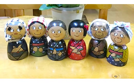 みちのくファミリーこけし 2個セット(小)  創作こけし 工芸品 こけし オリジナル 置物 家族 木製 伝統 プレゼント 和雑貨 日本土産 インテリア オブジェ民芸 工房 手作業 秋田 潟上市 人気