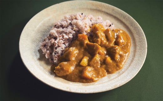 大和肉鶏と明日香野菜をつかった「飛鳥カレー」と古代三色米<3人前セット>奈良県明日香村16000米・パン玄米・雑穀米・もち米・餅