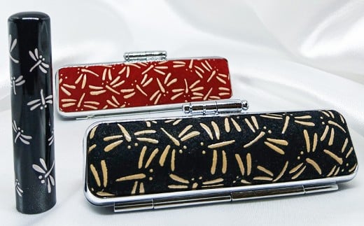 甲州印伝ケース付 本柘印鑑(トンボ柄)山梨県身延町30000衣類・装飾品・工芸品その他 装飾品・工芸品