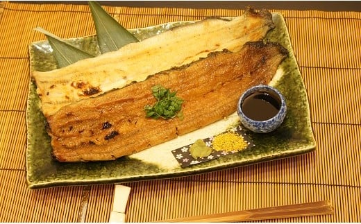 うなぎ割烹 一愼 手焼きうなぎ 2尾セット(手焼き塩麹焼、手焼き蒲焼)愛知県豊橋市30000魚介・海産物うなぎ
