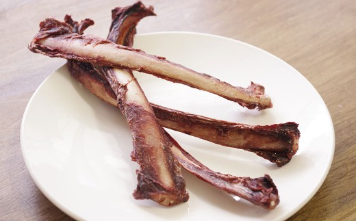 【 骨付き 鹿肉 ジャーキー 】約80g×2袋 高知県産 天然鹿肉 100% 数量限定 鹿 シカ あばら骨 ジビエ おやつ ペットフード ドッグフード 中型犬 大型犬高知県香美市9000肉ジビエ