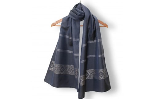 大島紬ストール(ネイビー)【1610507】鹿児島県90000衣類・装飾品・工芸品その他 装飾品・工芸品