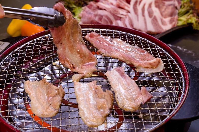 富士ケ嶺ポーク【焼肉用セット】総重量約2.3kg山梨県富士河口湖町25000肉豚肉