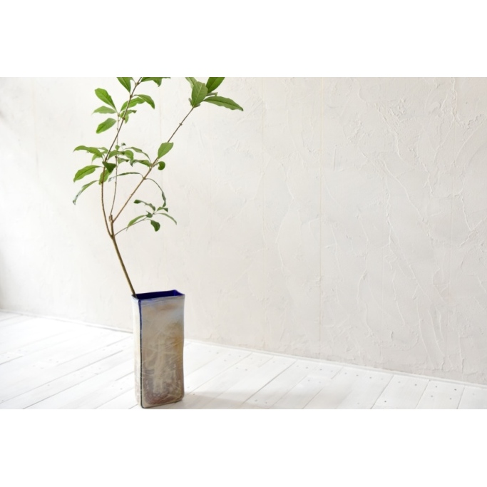 Hiwairoフラワーベース 青 花器 花瓶 高さ30cm×12cm×7cm〈花器 花瓶 工芸品 雑貨 日用品 シンプル 上品 透明度 光彩 おしゃれ ガラス〉 京都府宇治田原町287000雑貨・日用品食器・グラス