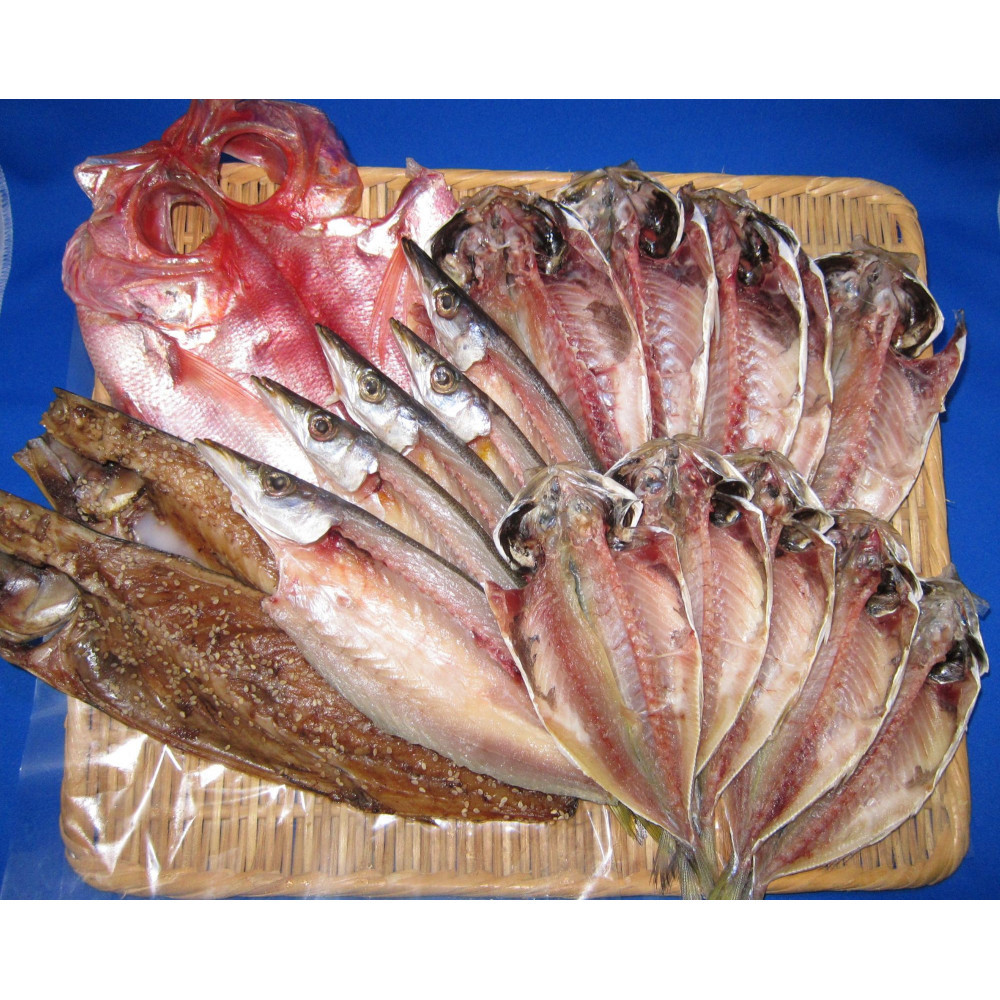 超特ひもの満腹つめあわせ S90【干物 干物セット 惣菜 魚 ひもの こだわりの干物 干物詰め合わせセット 満腹干物詰め合わせ 大あじ、小あじ  金目鯛大 、大かます 神奈川県 小田原市 】神