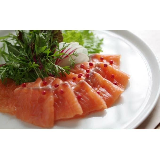 スモークサーモン屋の極上燻鮭 半身 魚介類 魚貝類 燻製 サラダ つまみ 肴 香川県東かがわ市45000魚介・海産物