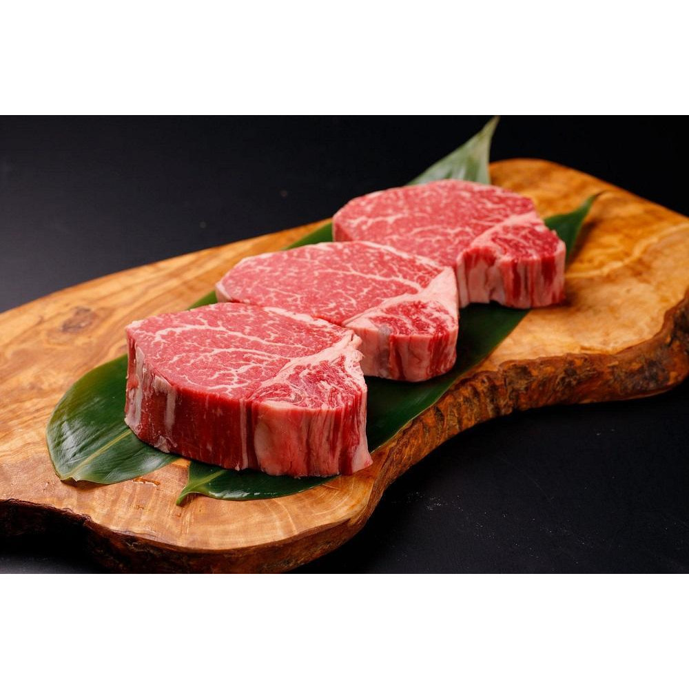 北海道産 星空の黒牛 ヒレステーキ 200g×8枚【 肉 にく ニク 牛肉 牛肉赤身 赤身 牛肉セット バーベキュー 冷凍牛肉 贅沢牛肉 国産牛肉 北海道産牛肉 道産牛肉 簡単 お手軽 特製牛肉 標茶町