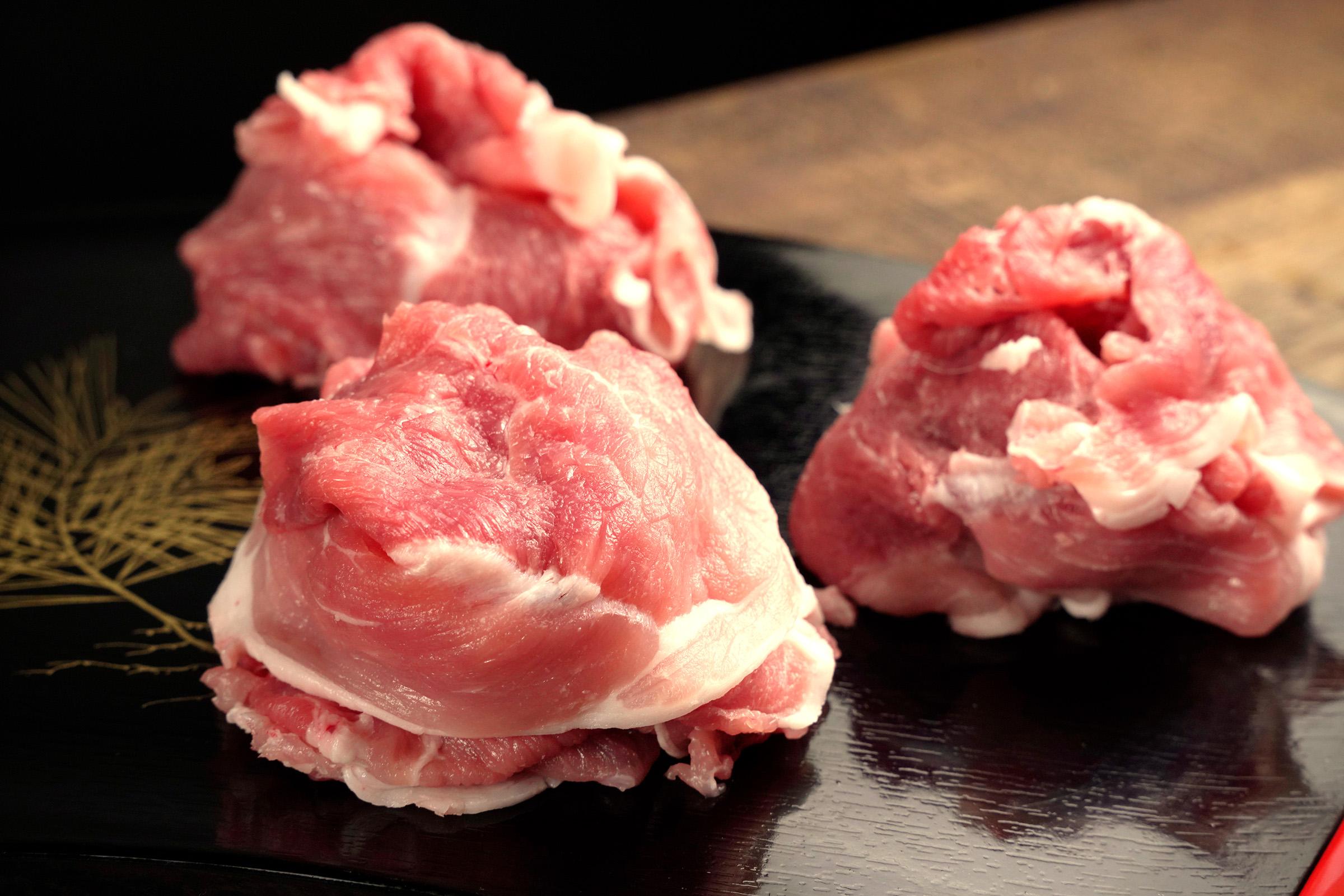 <3ヶ月連続お届け>伊達黄金豚のジューシーな切り落とし肉 2kg【200g×10パック】三元豚  豚肉 ぶた肉 スライス 小間切れ 小分け 冷凍【豚肉】特集【55250543】北海道伊達市48000肉豚肉