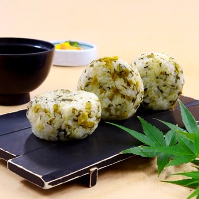 【マツコの知らない世界で紹介されました!】ごま高菜おにぎり(10個入り)【配送不可地域:離島】【1070105】福岡県岡垣町13000鍋セット・総菜・加工食品その他 鍋セット・総菜・加工食品