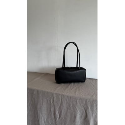 WZIP肩掛けボストンバッグ 黒【1620383】福岡県岡垣町136000衣類・装飾品・工芸品鞄・バッグ
