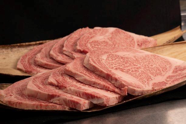 〈内山肉店〉雪温貯蔵にいがた和牛 リブロース芯ステーキ250gx10枚【高島屋 選定品】新潟県南魚沼市312000肉牛肉
