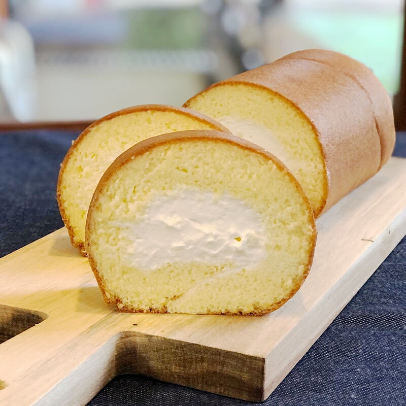 ふるる特製たまごろぉる 2本 : ロールケーキ 地元卵使用 手づくり 洋菓子 ケーキ 冷凍 特製 平飼い卵 有精卵 熨斗 ギフト 贈り物 贈答用 プレゼント お歳暮 お歳暮京都府舞鶴市12000菓子・