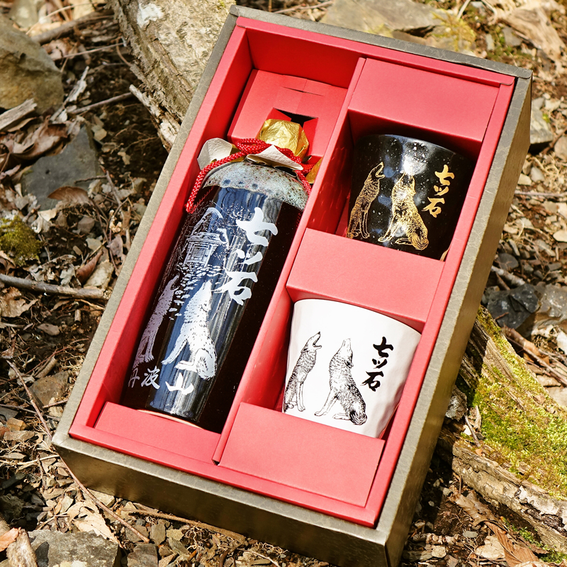 ふるさと納税限定・本格じゃがいも焼酎 七ツ石 ※玉川麻衣・画【tab0084】山梨県丹波山村30000酒・アルコール焼酎