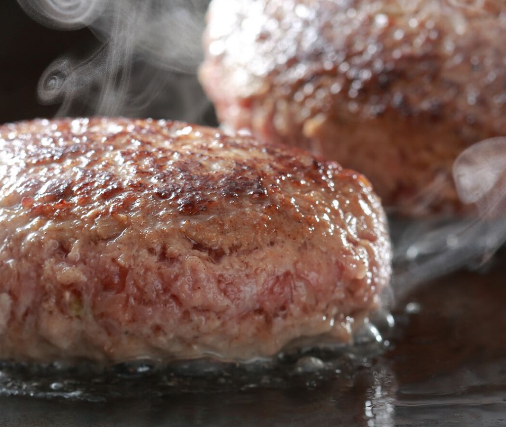 熊野牛 MEGAバーグ 1,350g和歌山県那智勝浦町14500肉加工肉(ハム・ソーセージ等)