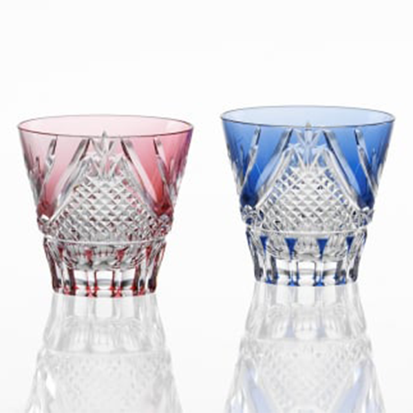 カガミクリスタルの江戸切子 ペア冷酒杯〈富士〉TPS615-2950-AB【日本酒 グラス キレイ 上品 お祝い プレゼント 記念日 ギフト ご褒美 オリジナル 日本土産 クリスタルガラス グラス コップ 伝