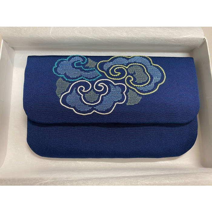 【加賀繍】(紺色)数珠入れ「雲彩」石川県金沢市60000衣類・装飾品・工芸品その他 装飾品・工芸品