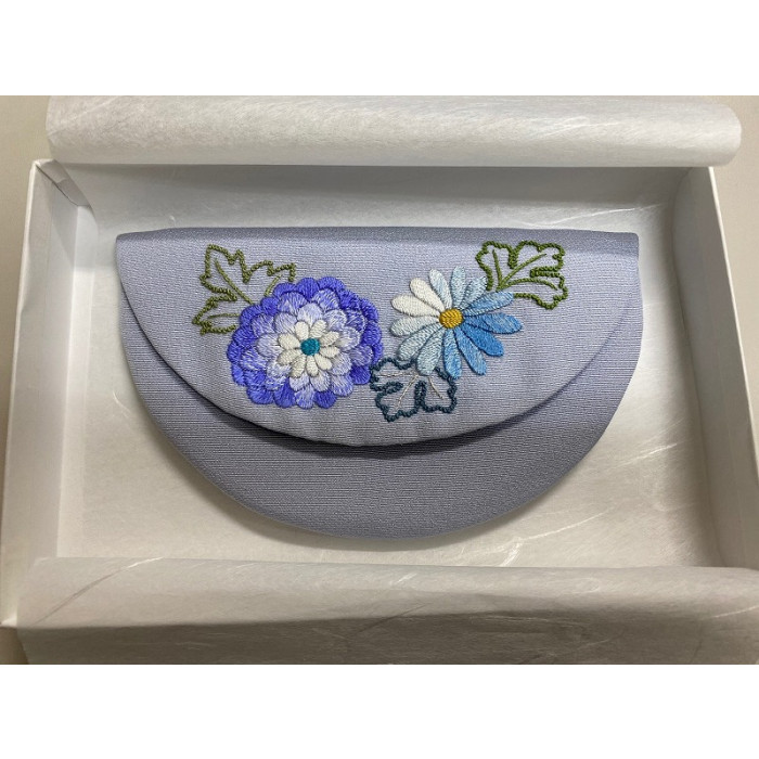 【加賀繍】(渋水色)数珠入れ「菊華」石川県金沢市60000衣類・装飾品・工芸品その他 装飾品・工芸品