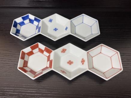 伊万里焼 市線花(青・赤)亀甲三品盛 165-H1067佐賀県伊万里市31000雑貨・日用品食器・グラス