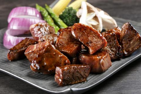 三栄の佐賀牛サイコロステーキ(約300g) 167-J886佐賀県伊万里市21000肉牛肉