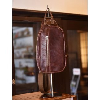 ハンドメイド レザーワンショルダーバッグ・名入れ可能 【CC06W】 滋賀県近江八幡市95000衣類・装飾品・工芸品鞄・バッグ