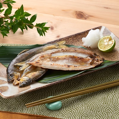 絶妙な塩加減で、上品な味わい「鮎の一夜干し」【配送不可地域:離島】【1002710】広島県安芸太田町10000魚介・海産物干物